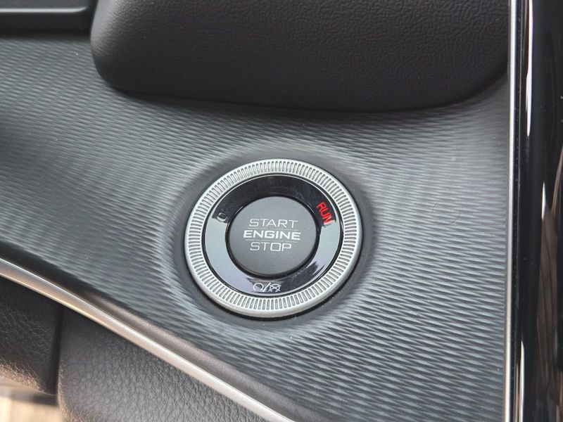 Used 2023 Jeep Grand Cherokee Altitude 4x4