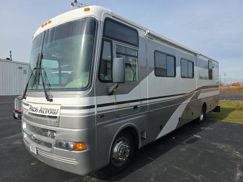 2003 Workhorse W22 Forward Control photo 2