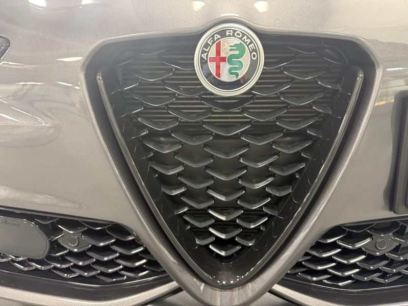 New 2026 Alfa Romeo Giulia AwdImage 24