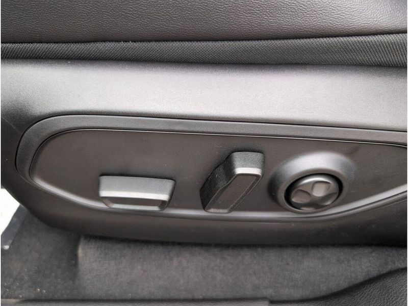 New 2025 Jeep Grand Cherokee Altitude X 4x2Image 11