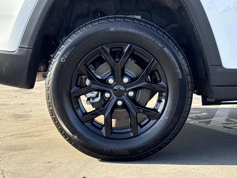 New 2026 Jeep Grand Cherokee Laredo Altitude 4x4