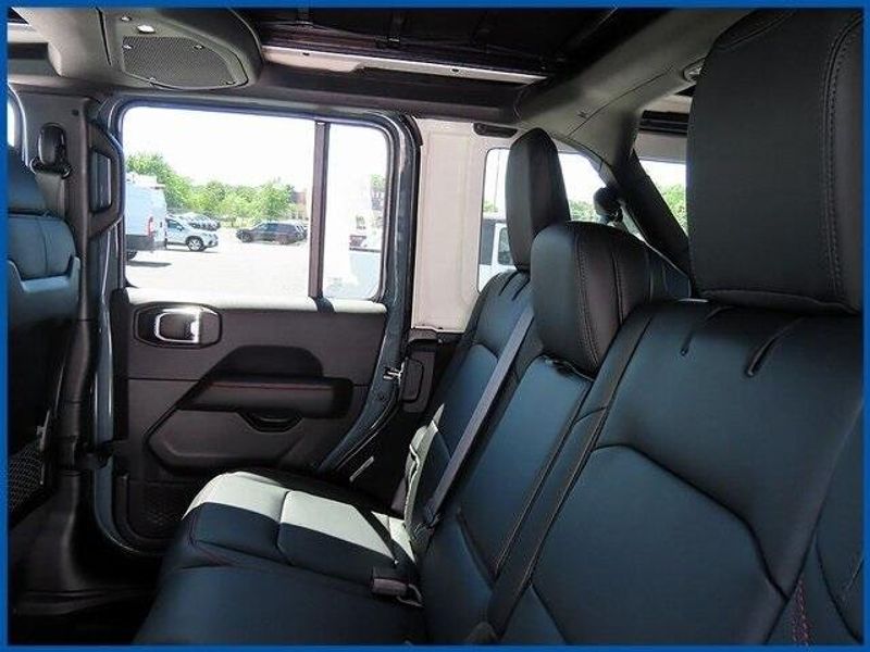 New 2025 Jeep Wrangler Rubicon XImage 10