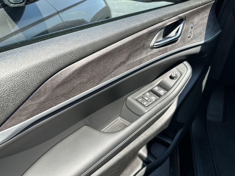 New 2025 Jeep Grand Cherokee L Limited 4x4Image 22