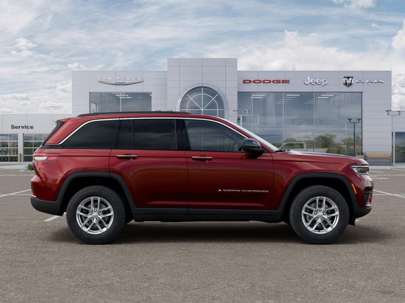 New 2025 Jeep Grand Cherokee Laredo X 4x4Image 28