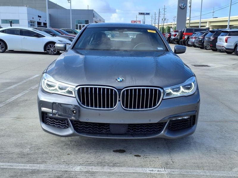 2017 BMW 750i 750iImage 11