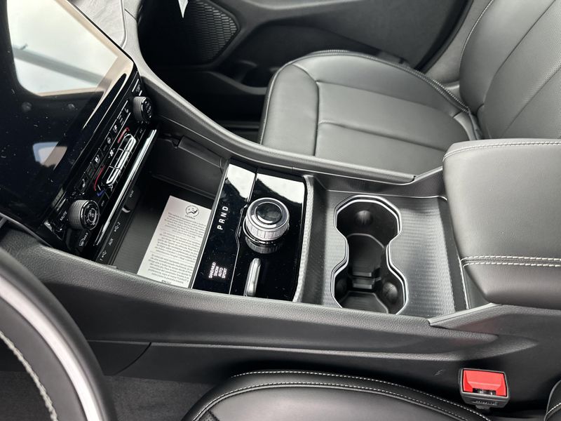 New 2025 Jeep Grand Cherokee L Limited 4x4Image 27