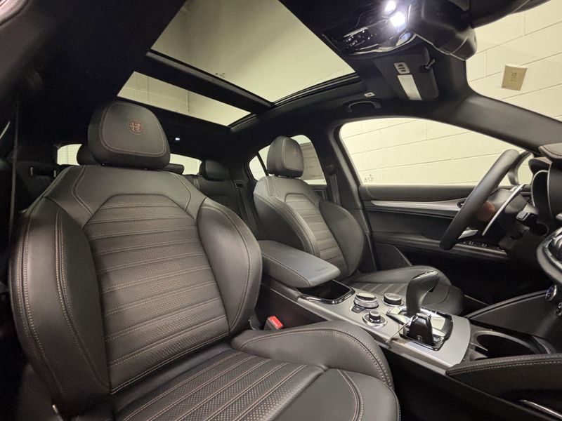 New 2025 Alfa Romeo Stelvio Intensa AwdImage 12