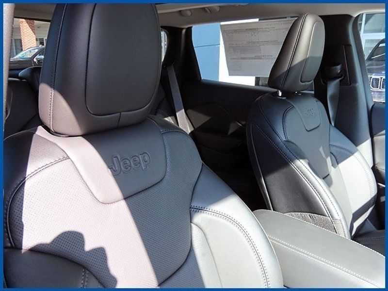 2023 Jeep Cherokee AltitudeImage 9