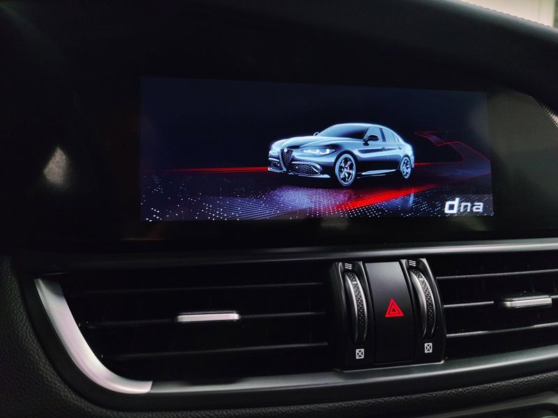 Used 2024 Alfa Romeo Giulia Veloce Premium AWD w/Sunroof/Activ AsstImage 26