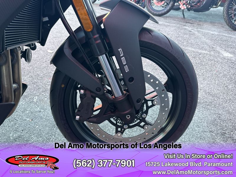 2024 CFMOTO CF400-7US  in a NEBULA WHITE exterior color. Del Amo Motorsports of Los Angeles (562) 262-9181 delamomotorsports.com 