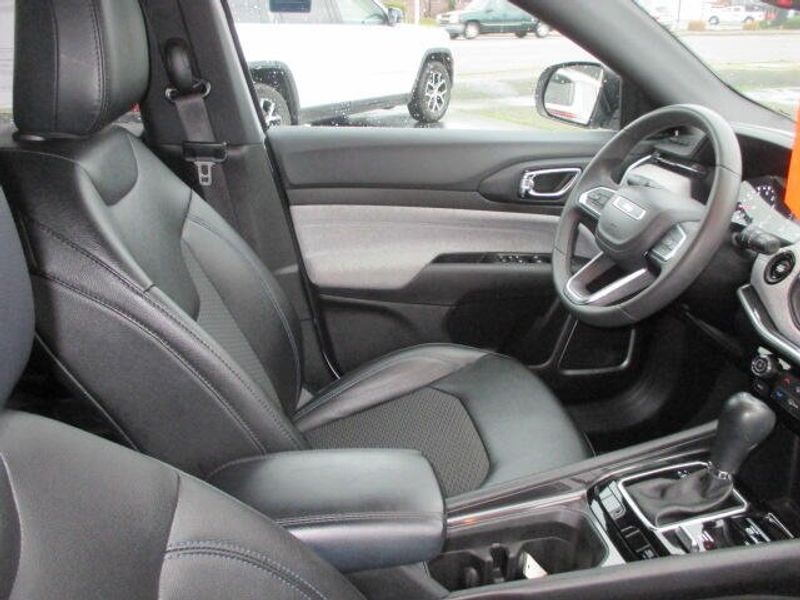 Used 2024 Jeep Compass LatitudeImage 25