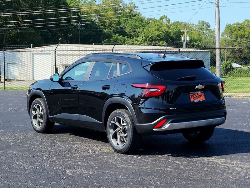 Used 2024 Chevrolet Trax LT