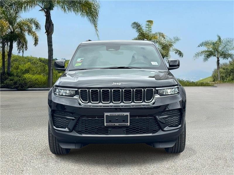New 2026 Jeep Grand Cherokee Laredo 4x2