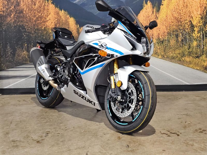 New 2025 Suzuki GSX-R1000 Image 3