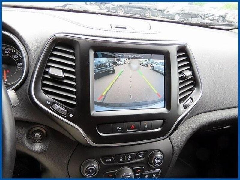 2021 Jeep Cherokee Latitude LuxImage 17