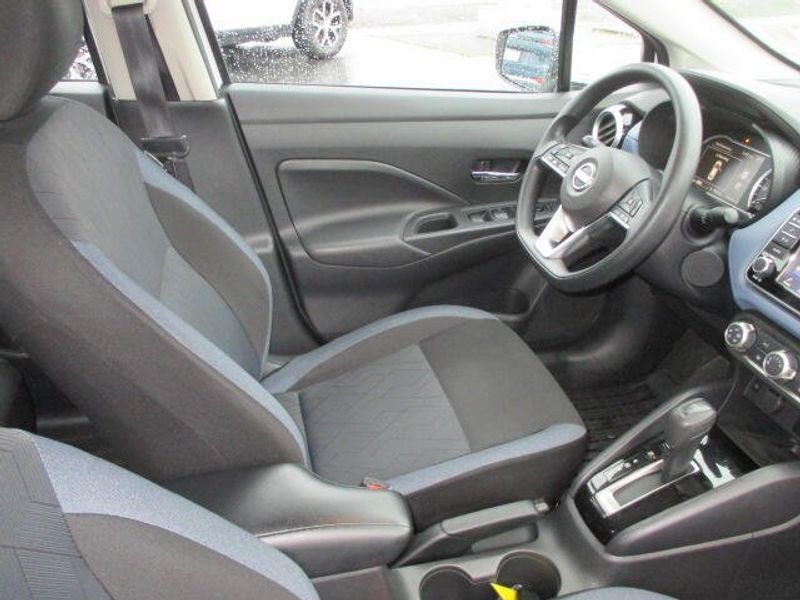 Used 2023 Nissan Versa SVImage 25