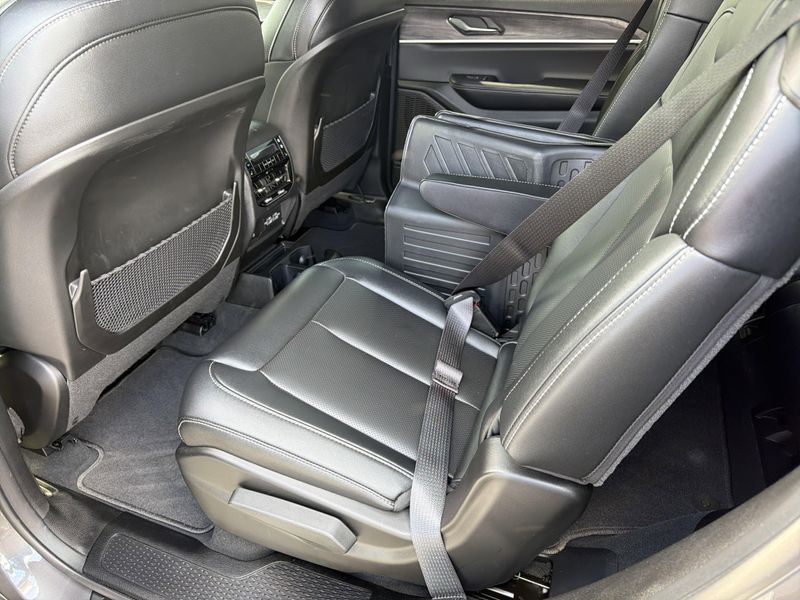 Used 2024 Jeep Grand Cherokee L LimitedImage 20