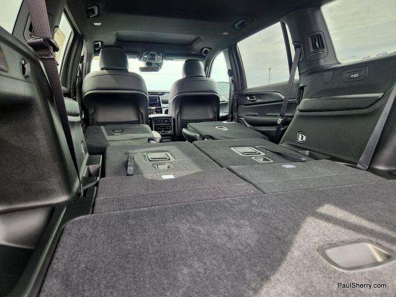 2025 Jeep Grand Cherokee L Altitude X 4x4Image 35