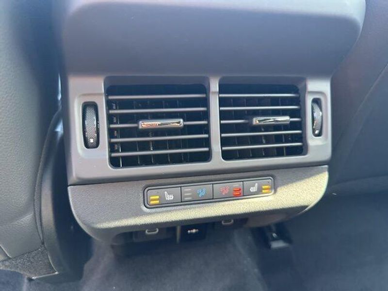 Used 2025 Land Rover Range Rover Evoque Dynamic SE