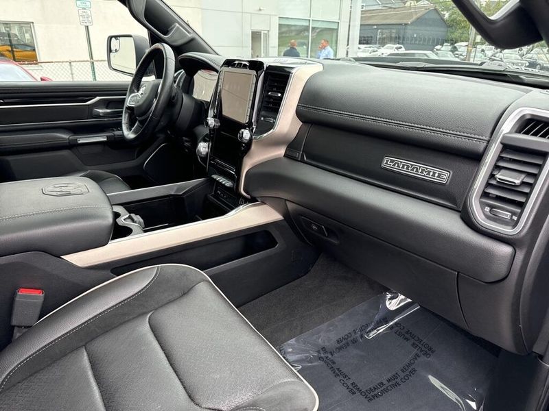 2019 RAM 1500 LaramieImage 28