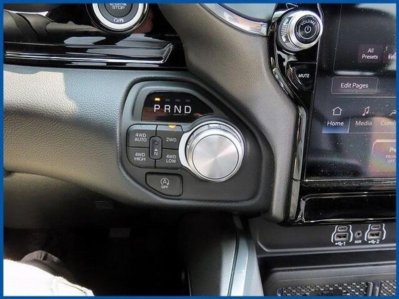 2025 RAM 1500 LaramieImage 17