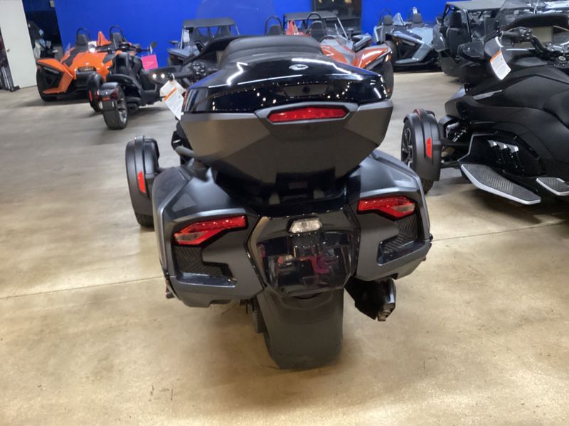 2024 Can-Am SPYDER RT LIMITED CARBON BLACKImage 12