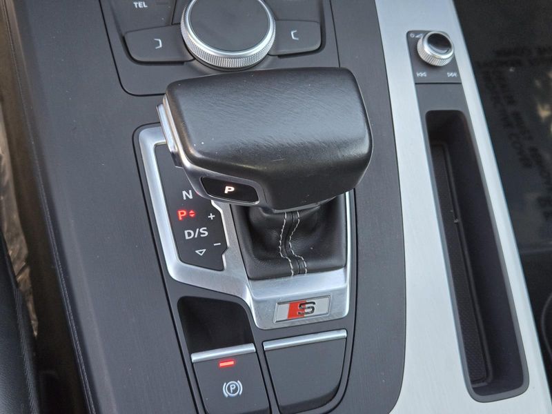2020 Audi SQ5 Premium photo 13
