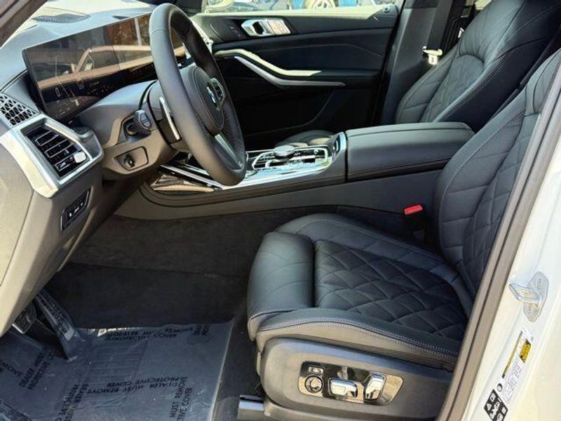 New 2026 BMW X7 xDrive40iImage 15