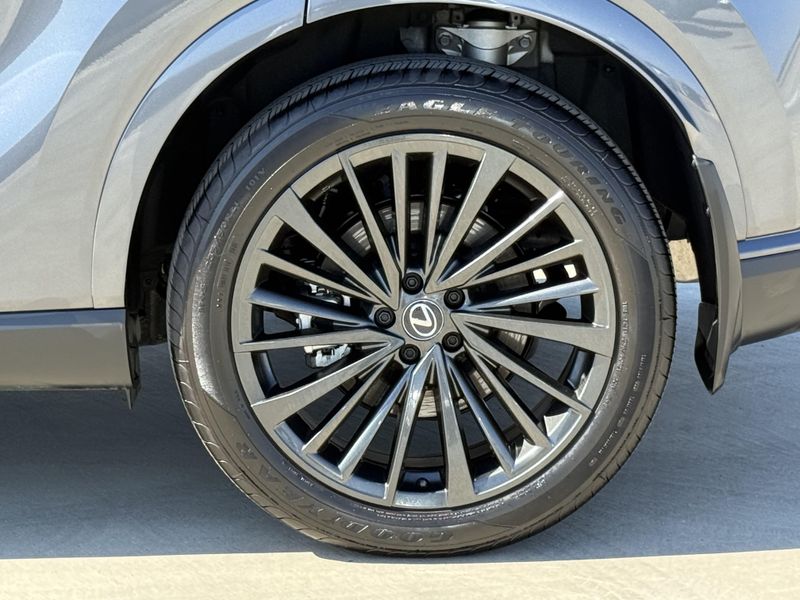 Used 2025 Lexus RX 350h PremiumImage 16