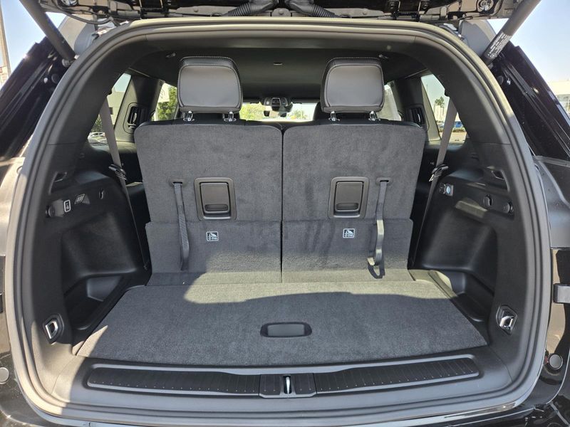 New 2026 Jeep Grand Cherokee L Laredo Altitude 4x4