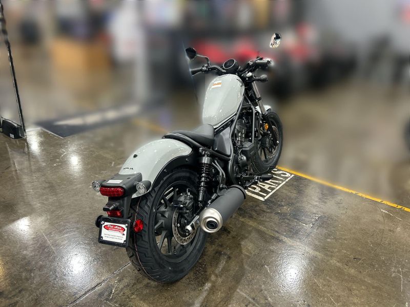New 2026 Honda REBEL 300 E-CLUTCH Image 14