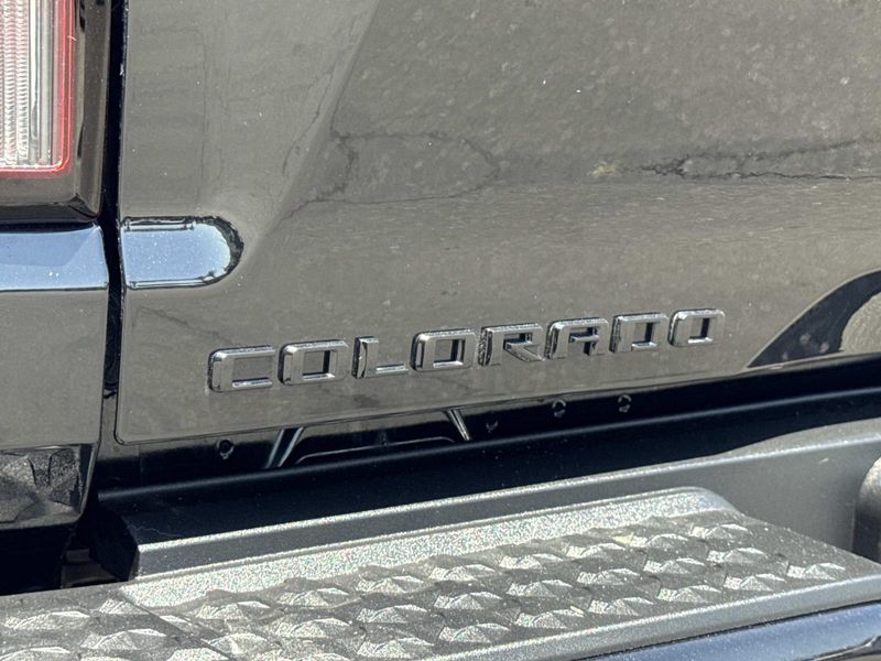 Used 2024 Chevrolet Colorado 2WD Crew Cab LT