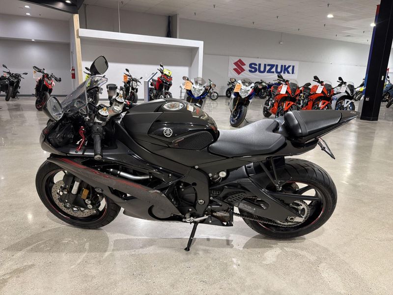 Used 2015 Yamaha YZF-R6 Image 14