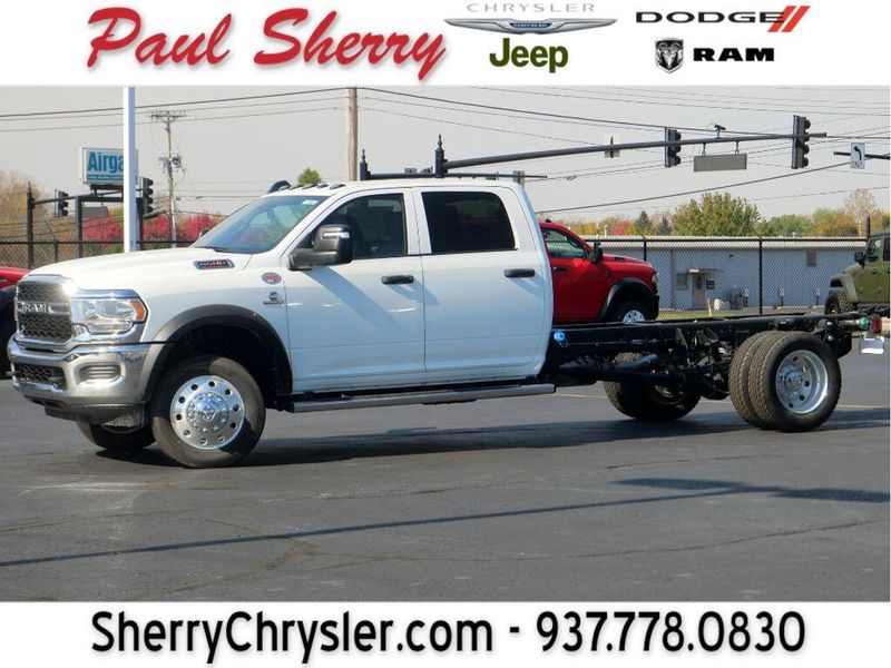 2024 RAM 5500 Tradesman Chassis Crew Cab 4x4 84