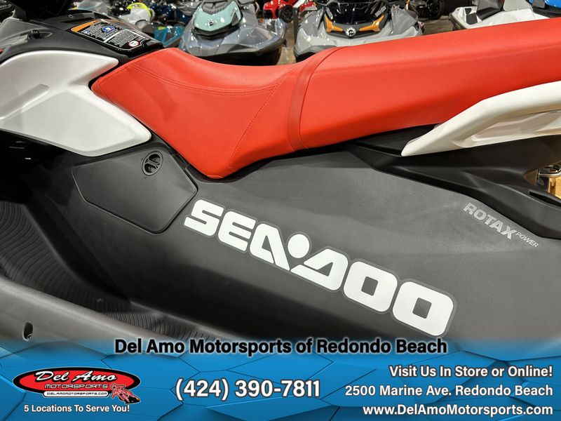 2024 Sea-Doo SPARK FOR 3 (SOUND SYSTEM) Image 12