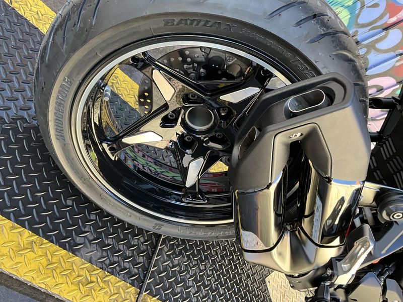 New 2026 BMW R 1300 R Image 13