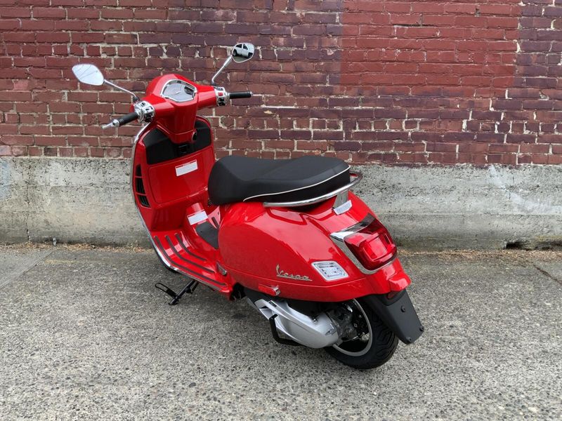 New 2025 Vespa GTS SUPER 300 