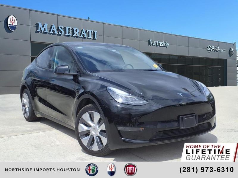 2023 Tesla Model Y Long RangeImage 1