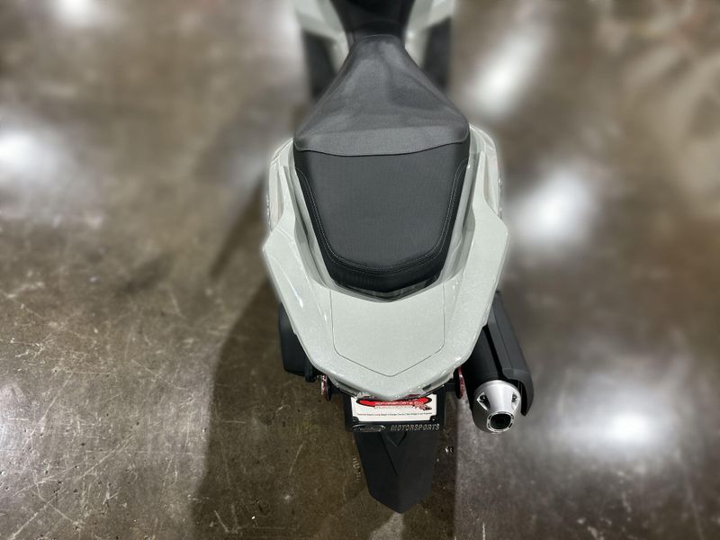 2025 Honda PCX Image 13