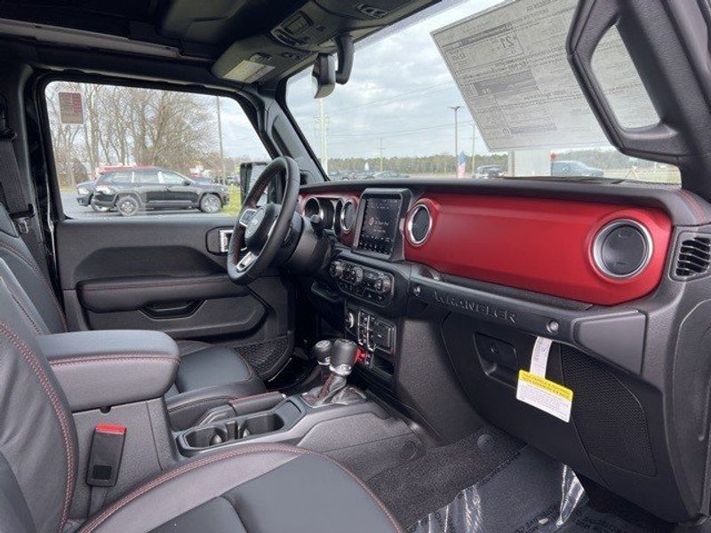 2023 Jeep Wrangler 4-door Rubicon 4x4Image 24