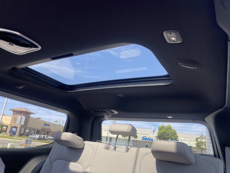 2026 Jeep Grand Wagoneer Limited Reserve 4x4