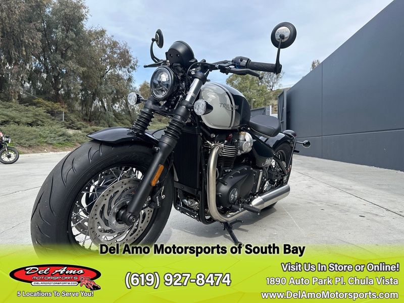 2024 Triumph BONNEVILLE BOBBER  in a JET BLACK/ASH GRAY exterior color. Del Amo Motorsports of South Bay (619) 547-1937 delamomotorsports.com 