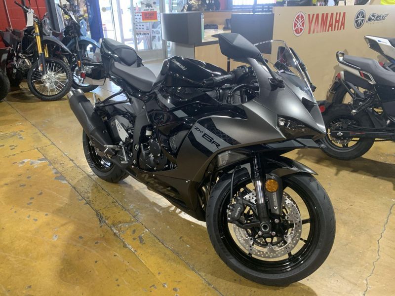 New 2026 Kawasaki NINJA ZX-6R ABS Image 2
