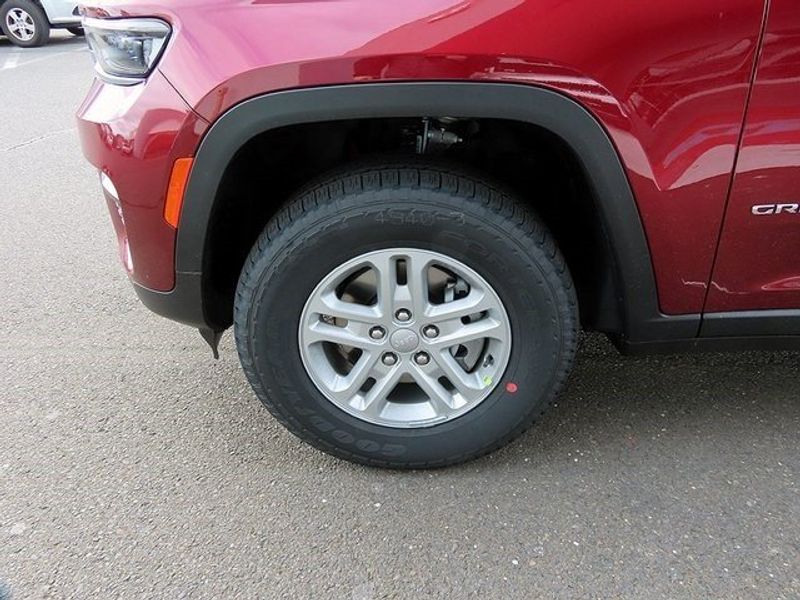 2023 Jeep Grand Cherokee LaredoImage 4