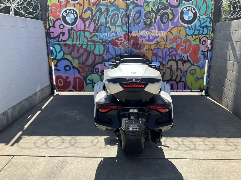 2024 Can-Am Spyder RT SEA TO SKYImage 6