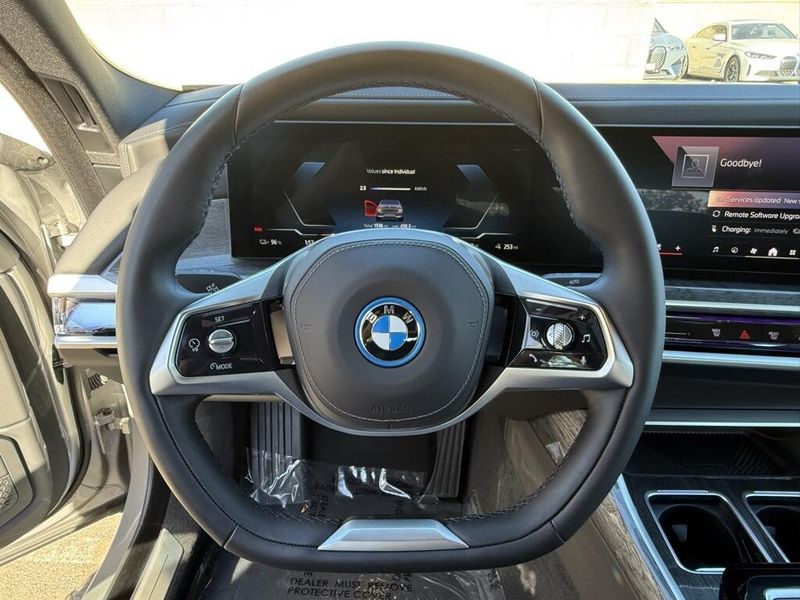 Used 2025 BMW i7 eDrive50Image 24