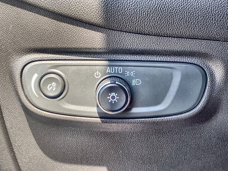 Used 2022 Chevrolet Equinox LTImage 18