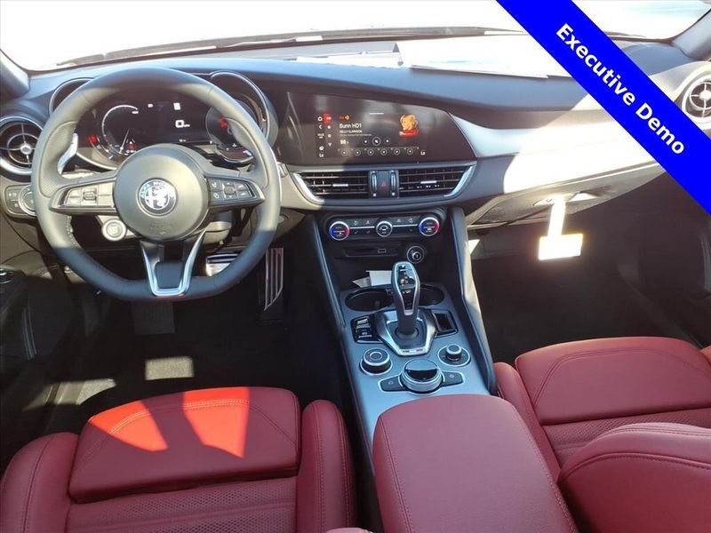 New 2025 Alfa Romeo Giulia VeloceImage 12