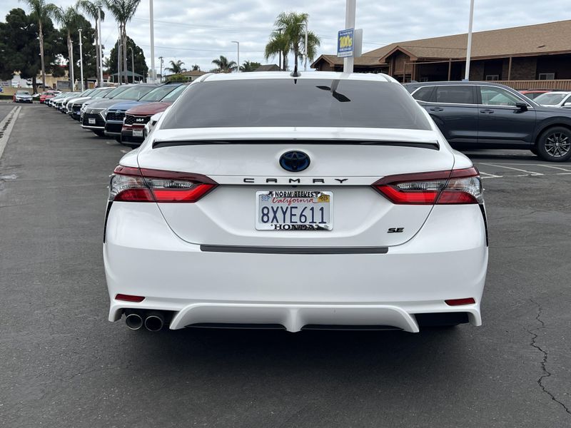 Used 2022 Toyota Camry Hybrid SEImage 22