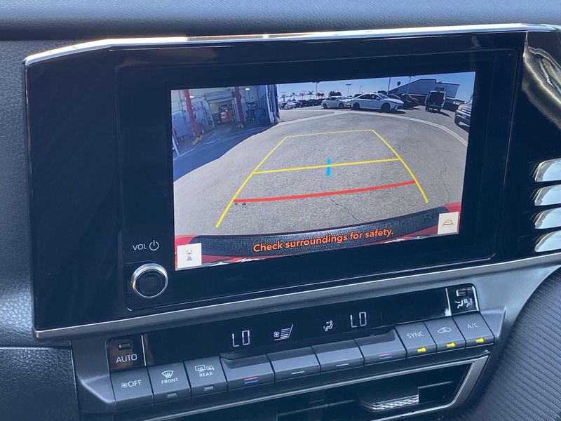 2025 Toyota Camry SEImage 21